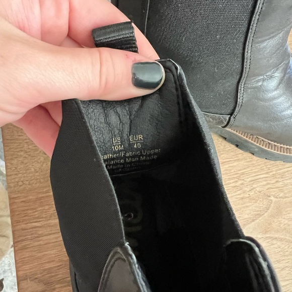 Sam Edelman Chelsea Boot - Picture 7 of 14